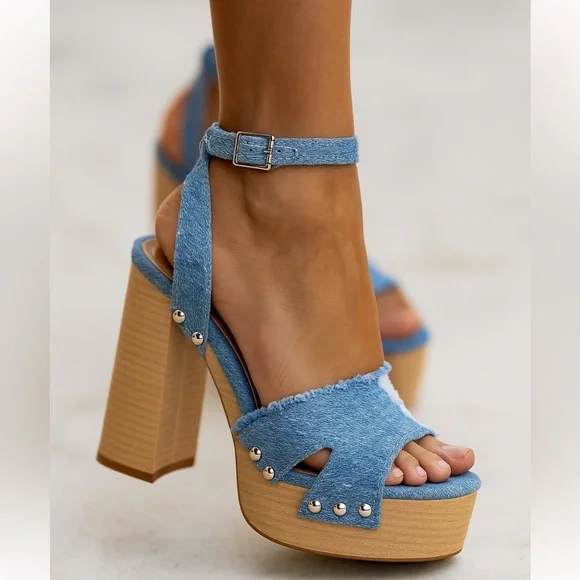 NWT Dannijo X Gianni Bini Daisy Denim Studded Platform Sandals Sz 7,5 - Picture 2 of 10